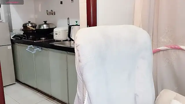 Snapshot of anna-888- chatting on 11/09/25, 04:00 anna-888- online show from 11/09/25, 04:00