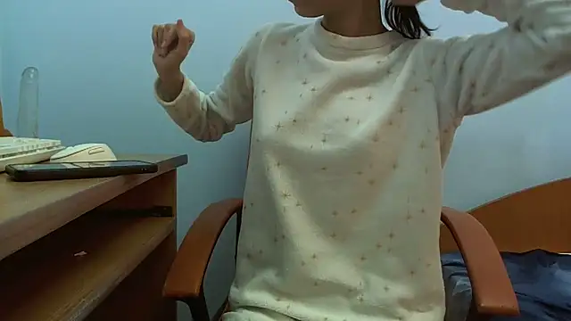 Snapshot of andreea713 chatting on 03/08/26, 03:05 andreea713 online show from 03/08/26, 03:05