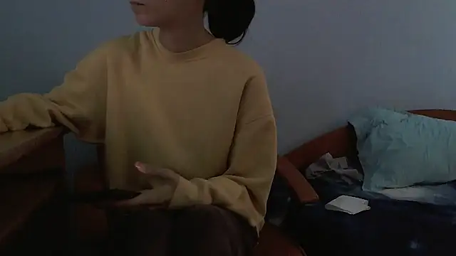 Snapshot of andreea713 chatting on 03/26/26, 02:55 andreea713 online show from 03/26/26, 02:55