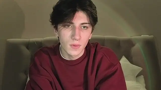 Snapshot of Oliver_star_boy_ chatting on 02/13/26, 05:53 Oliver star boy online show from 02/13/26, 05:53