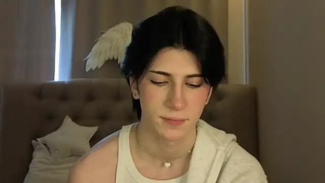 Snapshot of Oliver_star_boy_ chatting on 04/06/26, 12:17 Oliver star boy online show from 04/06/26, 12:17