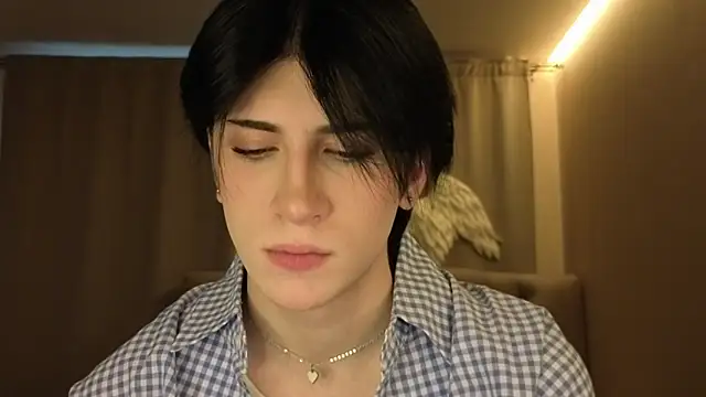 Snapshot of Oliver_star_boy_ chatting on 04/07/26, 02:06 Oliver star boy online show from 04/07/26, 02:06