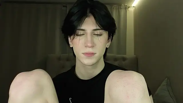 Snapshot of Oliver_star_boy_ chatting on 04/16/26, 06:52 Oliver star boy online show from 04/16/26, 06:52