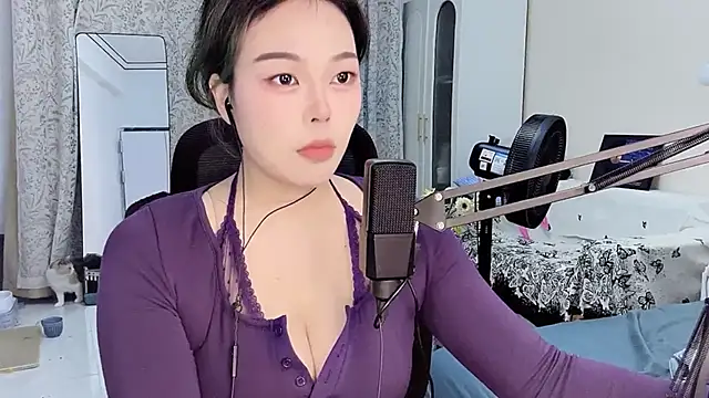 xiaobao-1188 online show from 11/19/25, 04:40