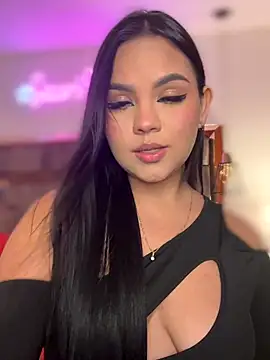 Snapshot of amber_white15 chatting on 11/09/25, 02:43 amber white15 online show from 11/09/25, 02:43