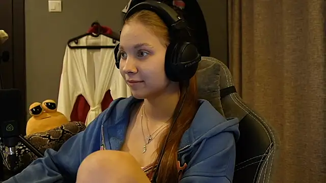 Softixq online show from 11/21/25, 03:54