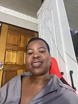 Snapshot of SweetCandy84 chatting on 11/08/25, 01:22 SweetCandy84 online show from 11/08/25, 01:22