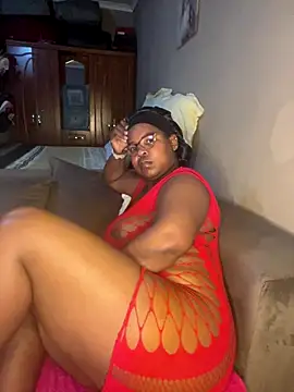 Snapshot of SweetCandy84 chatting on 11/16/25, 09:42 SweetCandy84 online show from 11/16/25, 09:42