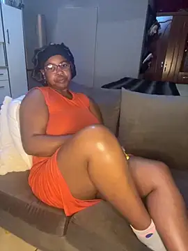 Snapshot of SweetCandy84 chatting on 11/17/25, 11:49 SweetCandy84 online show from 11/17/25, 11:49