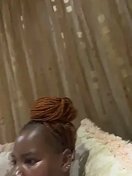 Snapshot of SweetCandy84 chatting on 12/18/25, 10:38 SweetCandy84 online show from 12/18/25, 10:38