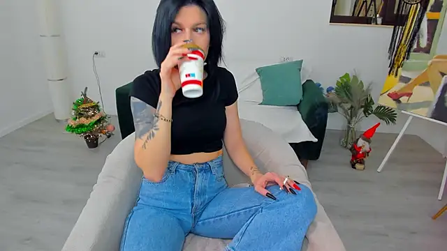 Arya Anna online show from 12/16/25, 05:45