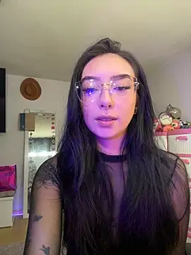 soffia candy  online show from 10/28/25, 03:25