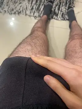 Snapshot of Alesiter chatting on 10/24/25, 12:41 Alesiter online show from 10/24/25, 12:41