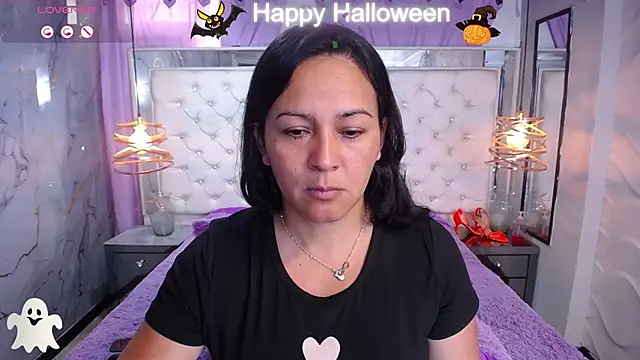 Snapshot of Melissa-roberts chatting on 11/04/25, 07:24 Melissa-roberts online show from 11/04/25, 07:24