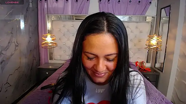 Snapshot of Melissa-roberts chatting on 11/21/25, 07:56 Melissa-roberts online show from 11/21/25, 07:56