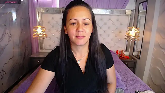 Snapshot of Melissa-roberts chatting on 11/22/25, 02:38 Melissa-roberts online show from 11/22/25, 02:38