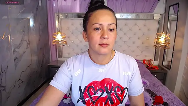 Snapshot of Melissa-roberts chatting on 11/27/25, 07:16 Melissa-roberts online show from 11/27/25, 07:16