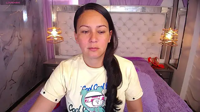 Snapshot of Melissa-roberts chatting on 11/28/25, 07:49 Melissa-roberts online show from 11/28/25, 07:49