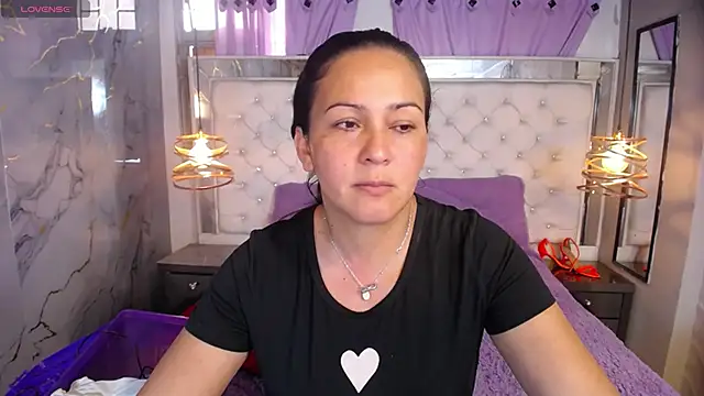 Snapshot of Melissa-roberts chatting on 12/02/25, 07:09 Melissa-roberts online show from 12/02/25, 07:09