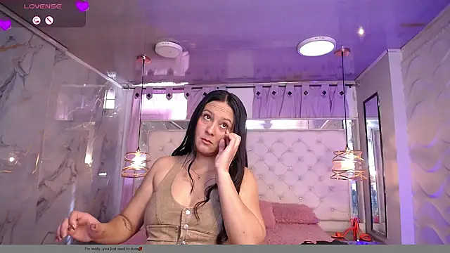 Snapshot of Melissa-roberts chatting on 04/22/26, 08:10 Melissa-roberts online show from 04/22/26, 08:10