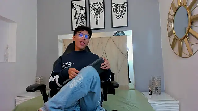 adams bobby online show from 12/01/25, 11:37