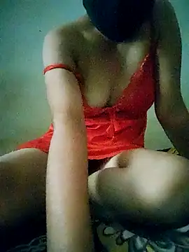 Snapshot of Miss-Angel2 chatting on 10/26/25, 07:47 Miss-Angel2 online show from 10/26/25, 07:47