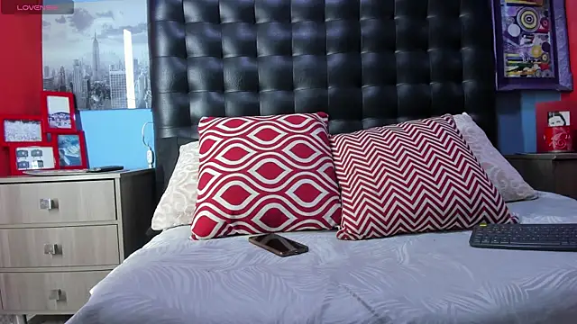 Snapshot of Khalid16_ chatting on 11/12/25, 01:44 Khalid16 online show from 11/12/25, 01:44