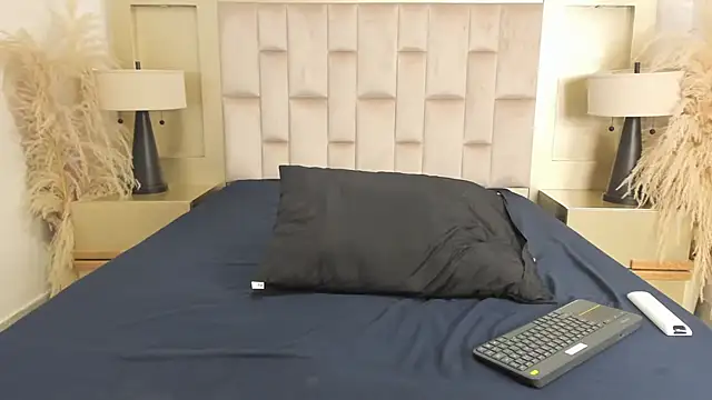 MaroxCute online show from 11/24/25, 07:02