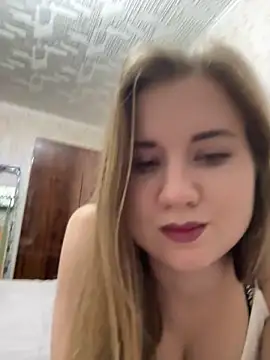 Snapshot of AleksiyaHot chatting on 02/13/26, 01:07 AleksiyaHot online show from 02/13/26, 01:07