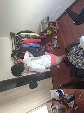 Snapshot of Neciaa chatting on 04/25/26, 07:44 Neciaa online show from 04/25/26, 07:44