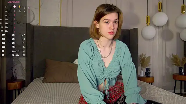 LoraPuffs online show from 11/17/25, 04:46