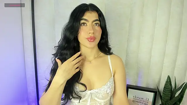 Emii rous online show from 11/10/25, 09:03