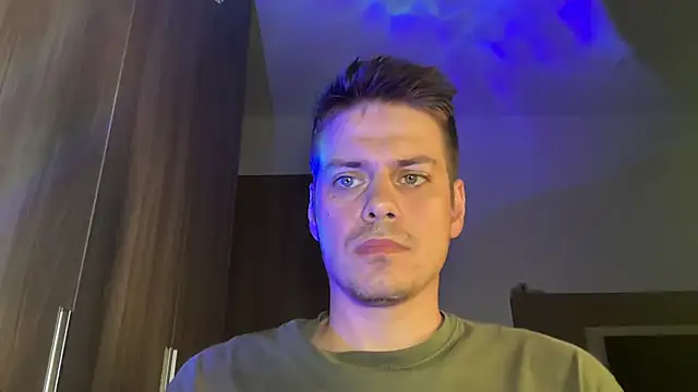 Snapshot of JendesOlbertx chatting on 10/26/25, 04:13 JendesOlbertx online show from 10/26/25, 04:13