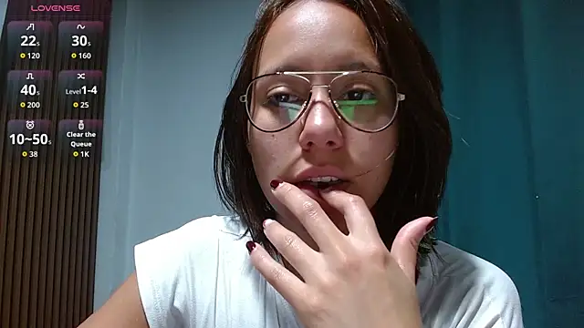 LunaaMorena online show from 05/19/26, 02:23