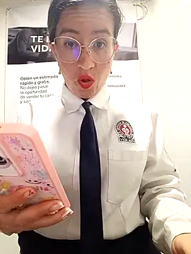 Valentina--1 online show from 04/17/26, 10:07