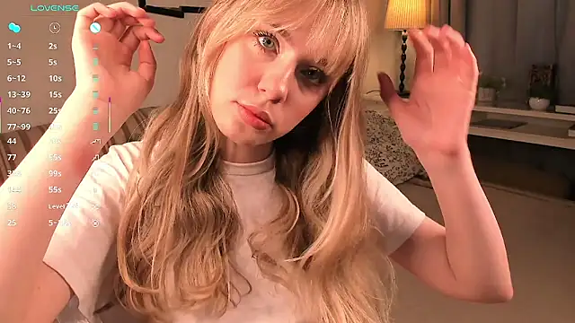 Snapshot of TessaStruble chatting on 12/19/25, 09:27 TessaStruble online show from 12/19/25, 09:27