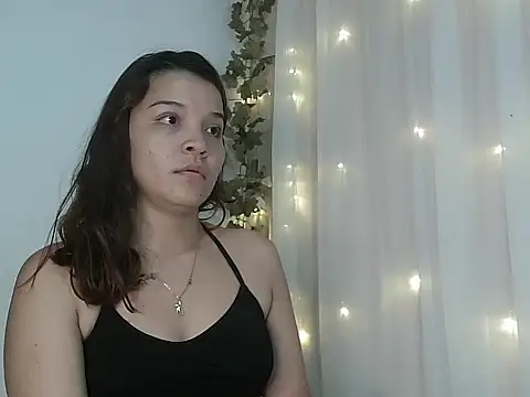 angelicahotparis18 online show from 11/24/25, 10:59