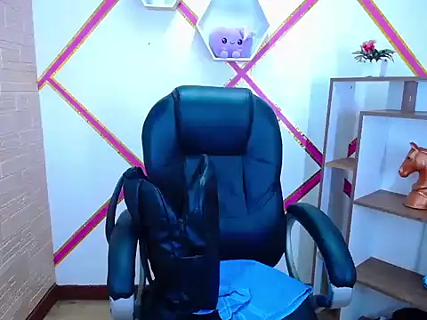 Snapshot of Keith_Amara chatting on 10/24/25, 06:04 Keith Amara online show from 10/24/25, 06:04