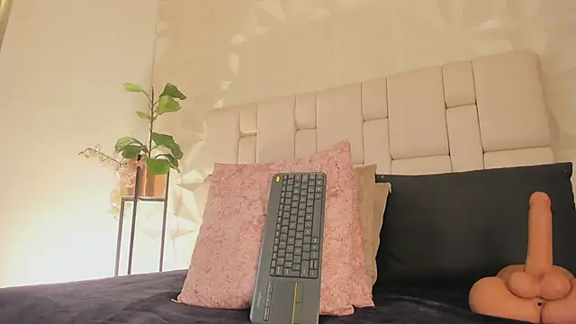 EmilyAllen 1 online show from 02/14/26, 11:23