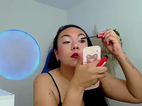 Yadis hot online show from 11/27/25, 09:06