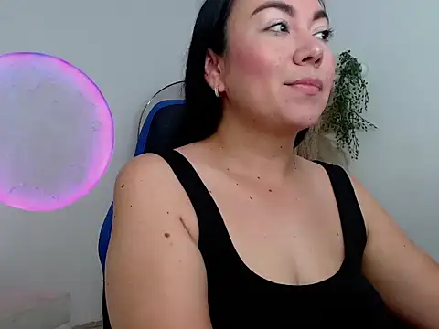 Yadis hot online show from 12/02/25, 09:10