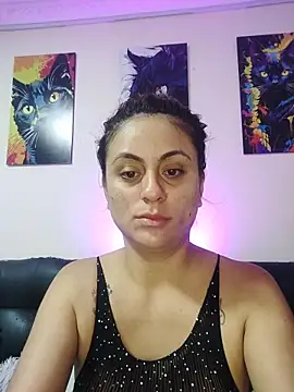 Caroline Jons online show from 10/31/25, 10:49