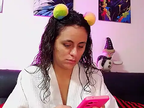 Caroline Jons online show from 11/28/25, 01:03