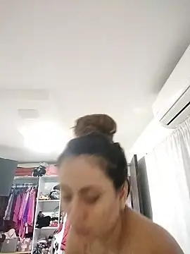 Caroline Jons online show from 12/03/25, 12:25