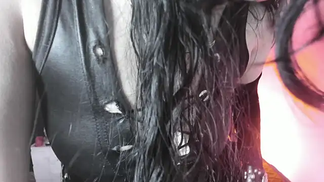 Snapshot of Yueeclipsa chatting on 11/09/25, 04:44 Yueeclipsa online show from 11/09/25, 04:44