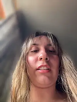 Snapshot of sarah_honey__ chatting on 04/13/26, 07:19 sarah honey online show from 04/13/26, 07:19