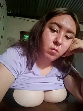 Snapshot of SaraCute_1 chatting on 10/28/25, 02:09 SaraCute 1 online show from 10/28/25, 02:09