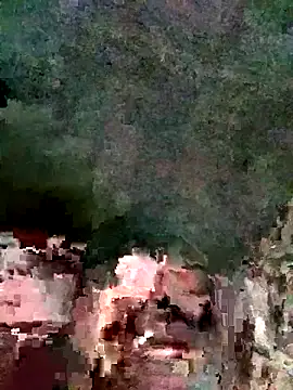 Snapshot of -Heli- chatting on 10/25/25, 02:13 -Heli- online show from 10/25/25, 02:13