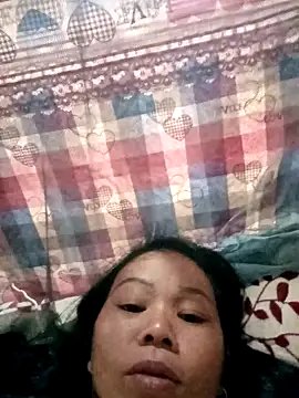 Snapshot of -Heli- chatting on 10/26/25, 06:52 -Heli- online show from 10/26/25, 06:52