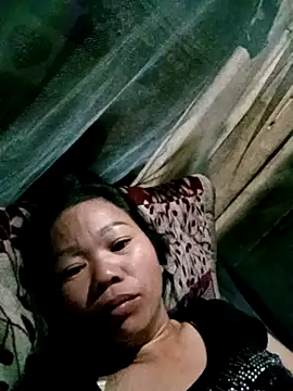 Snapshot of -Heli- chatting on 10/27/25, 10:36 -Heli- online show from 10/27/25, 10:36